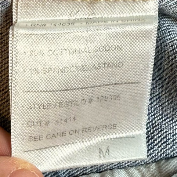 KanCan Women's Frayed Hem Cropped Jean Jacket Size Medium - Picture 7 of 7